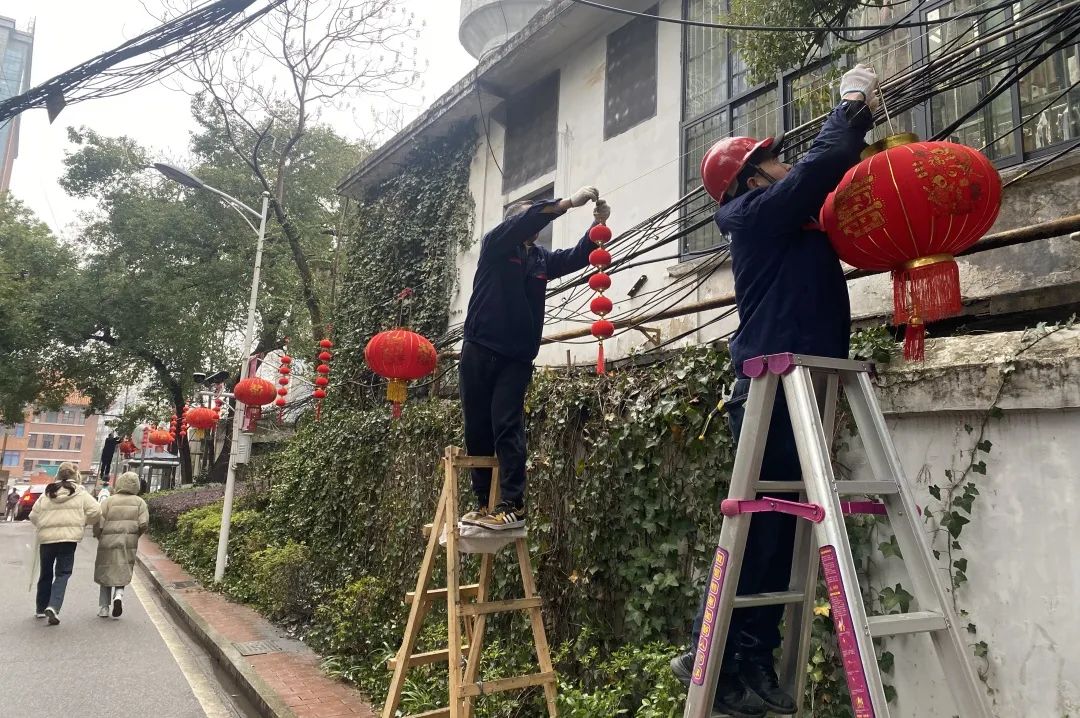 湖南保安服務(wù),墻外高空清洗服務(wù),湖南保利天創(chuàng)物業(yè)發(fā)展有限公司